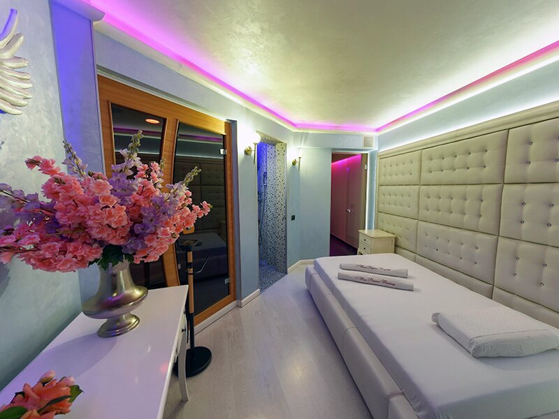 Personal feminin pentru Mon Amour Massage